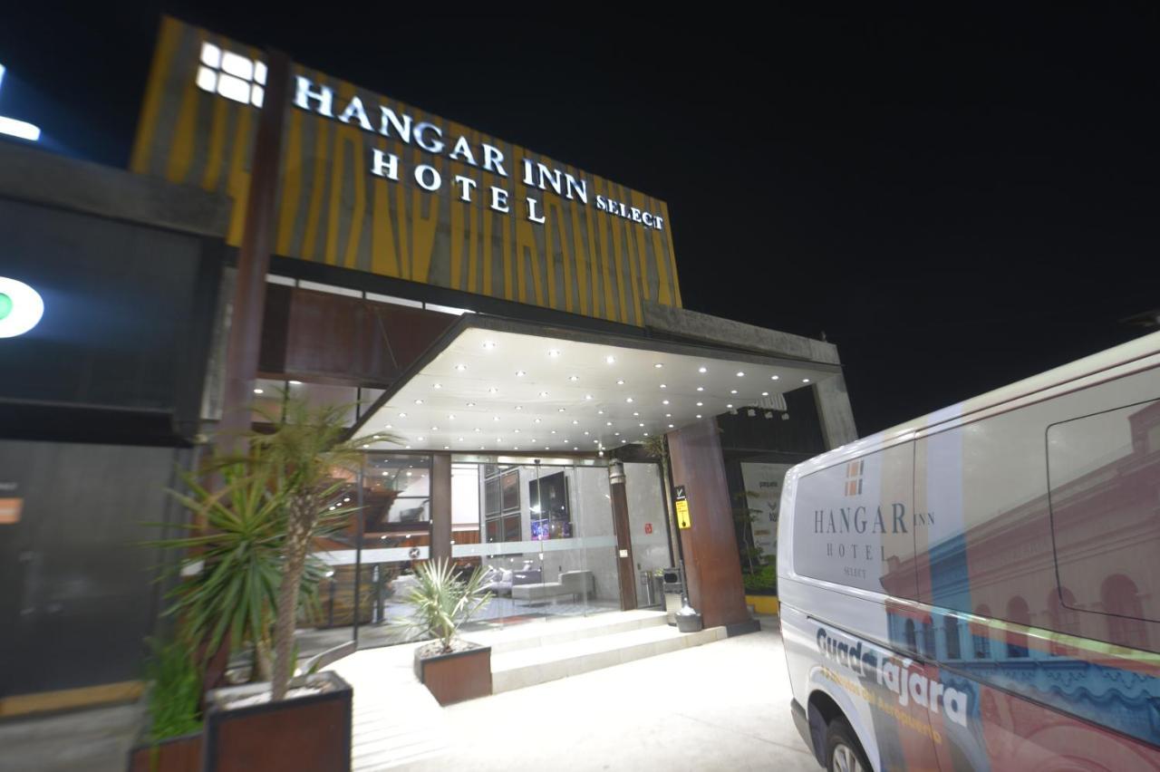 Hangar Inn Select Aeropuerto غوادالاجارا المظهر الخارجي الصورة